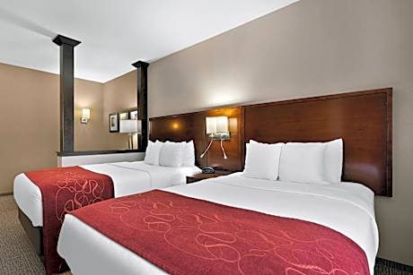 2 Double Beds, Suite, Nonsmoking