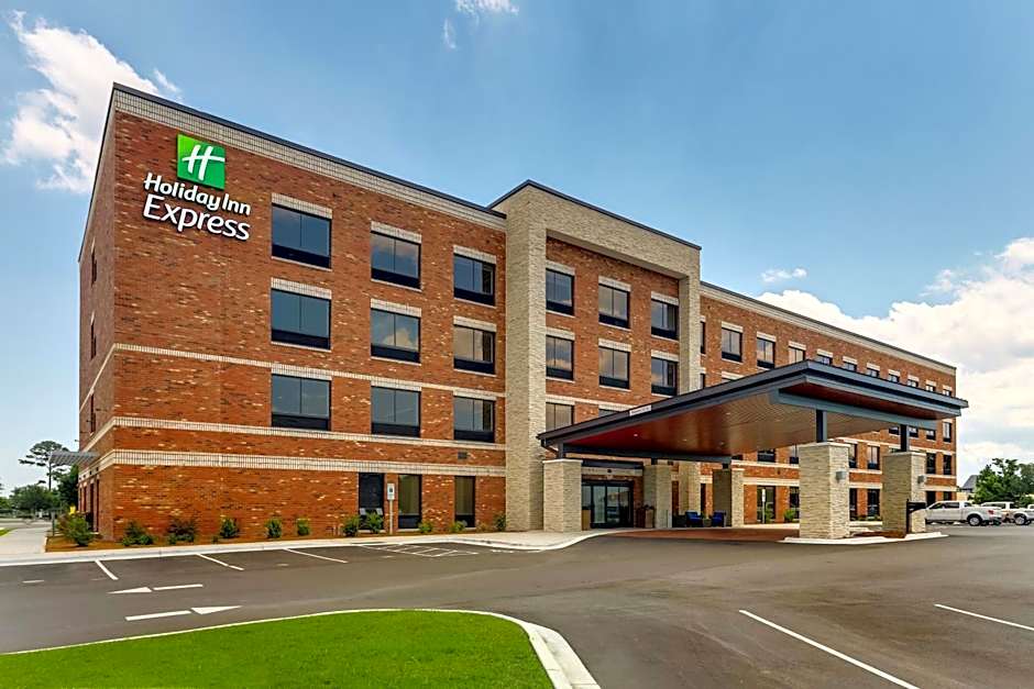 Photo 1 of 50 of Holiday Inn Express Wilmington - Porters Neck By IHG