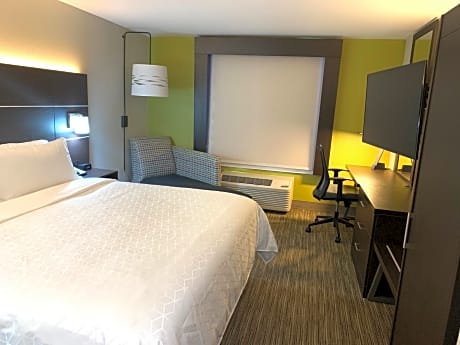 Standard King Room