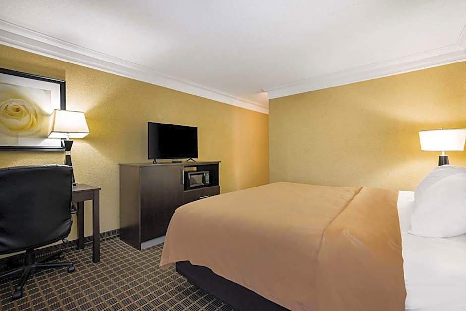 Quality Inn & Suites Syracuse Fairgrounds
