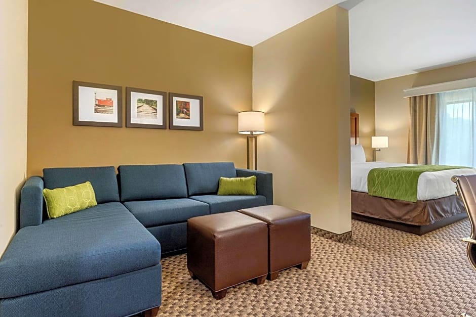 Comfort Inn & Suites