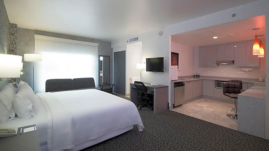 Holiday Inn Express & Suites Queretaro By IHG