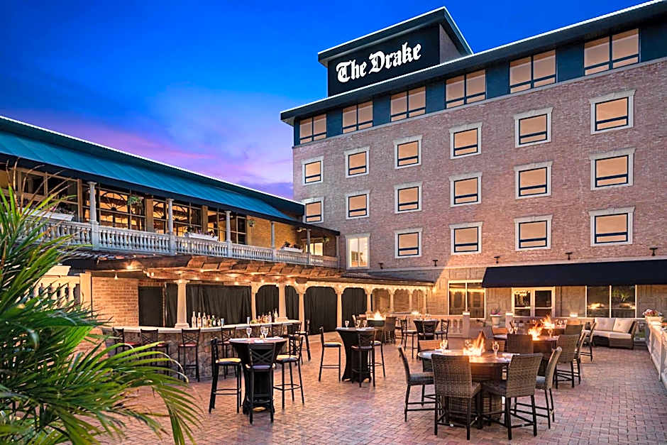 The Drake Oak Brook, Autograph Hotels