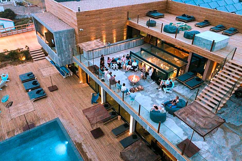 Noah Surf House Portugal