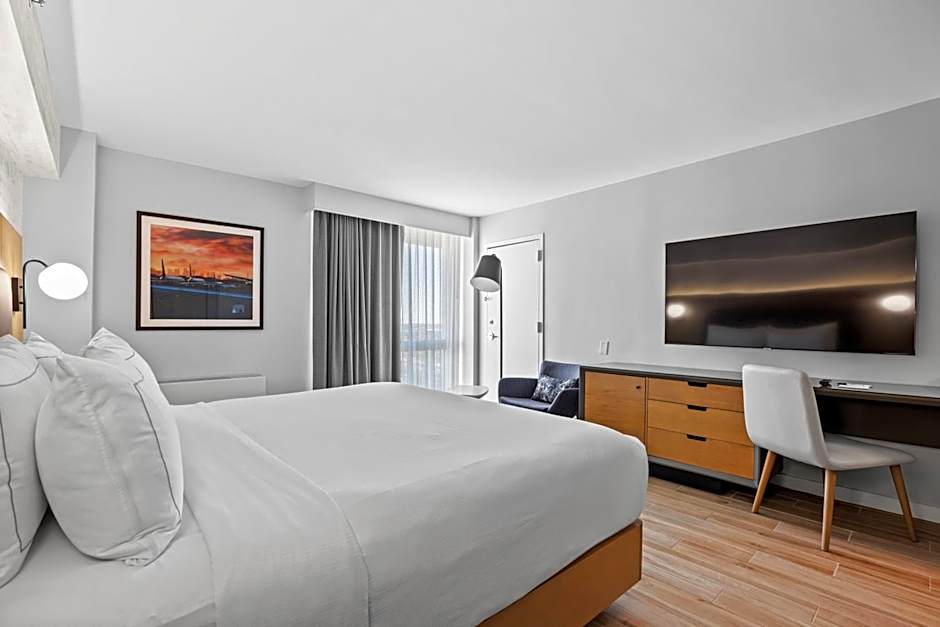 DoubleTree by Hilton New York JFK Airport
