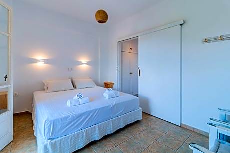 Double Room with Garden/Pool View