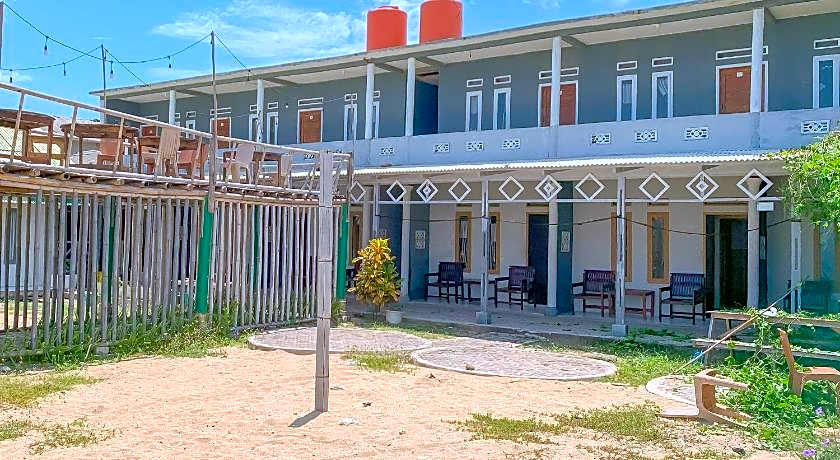 Penginapan Diar near Pantai Santolo Mitra RedDoorz