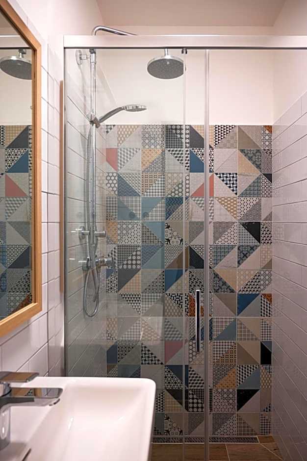 ART Hostel & Apartments