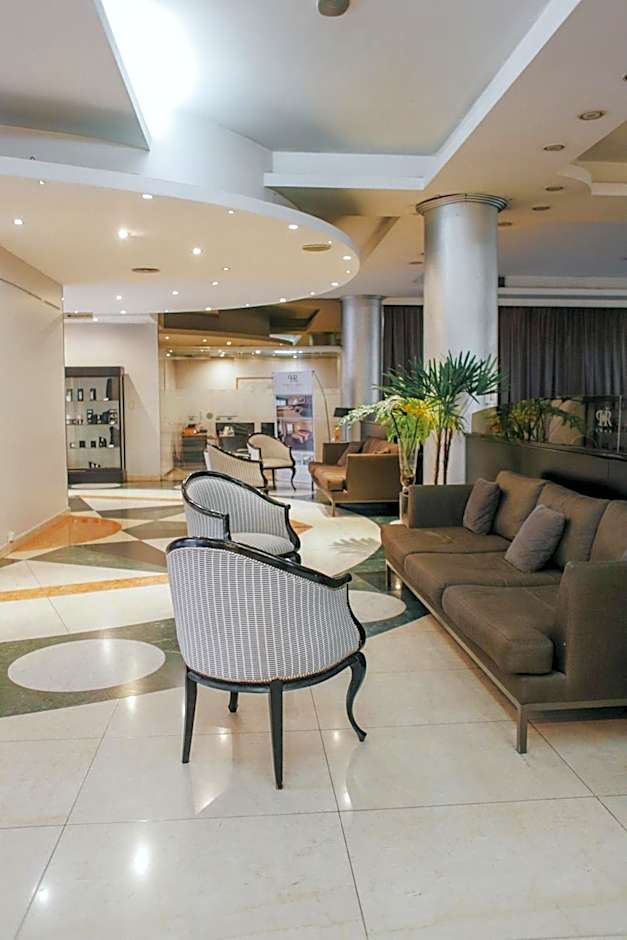 Plaza Real Suites Hotel