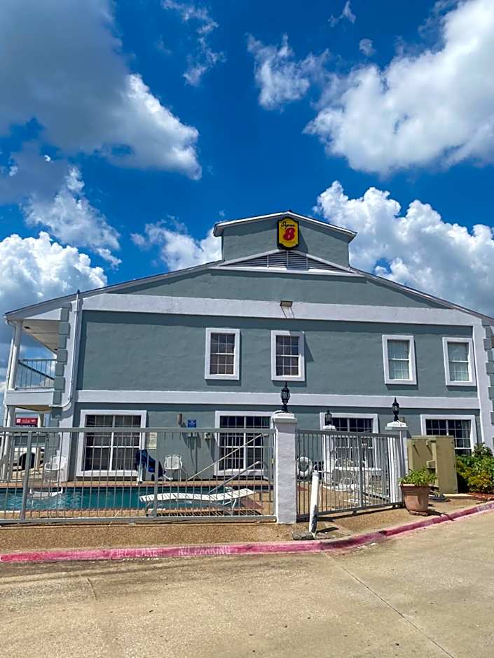 Super 8 by Wyndham Terrell