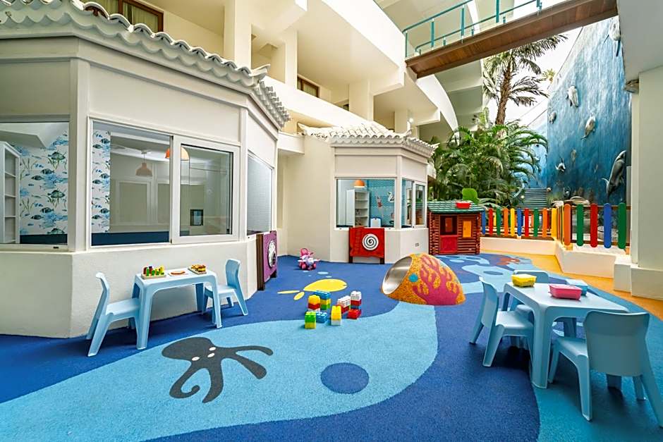 HOVIMA La Pinta Beachfront Family Hotel