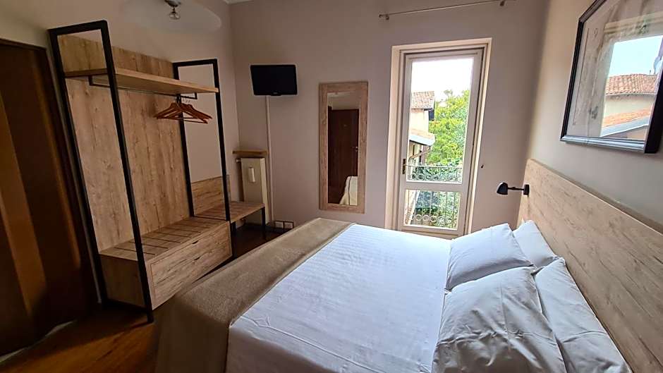 Photo 1 of 7 of 1 Double Bed or 2 Beds