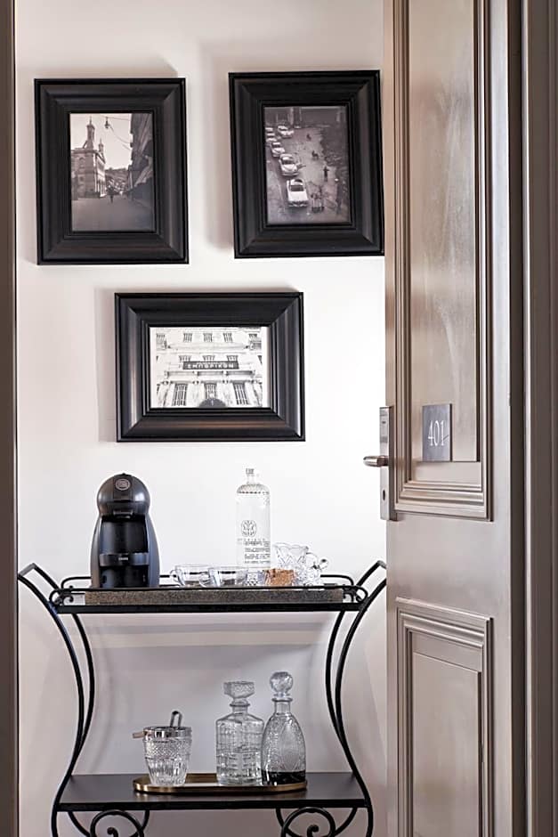 Emporikon Athens Hotel