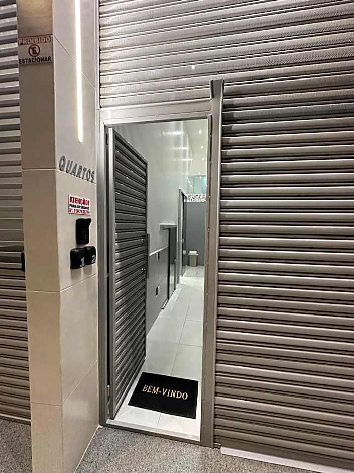 Quarto privativo com banheiro compartilhado em Pousada recém construída,a 500mts do pátio do forró