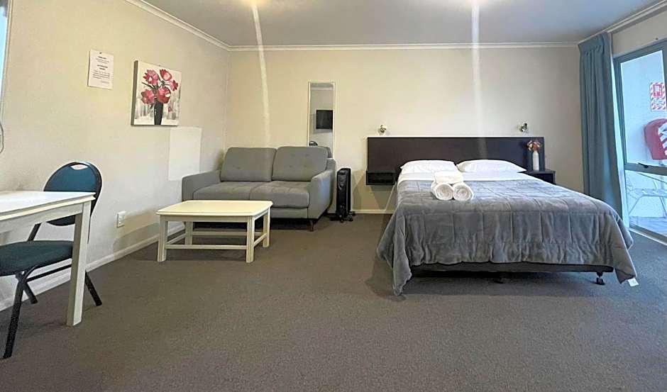 Alcala Motor Lodge