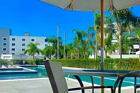 Férias na praia c/ piscina e espaço de lazer