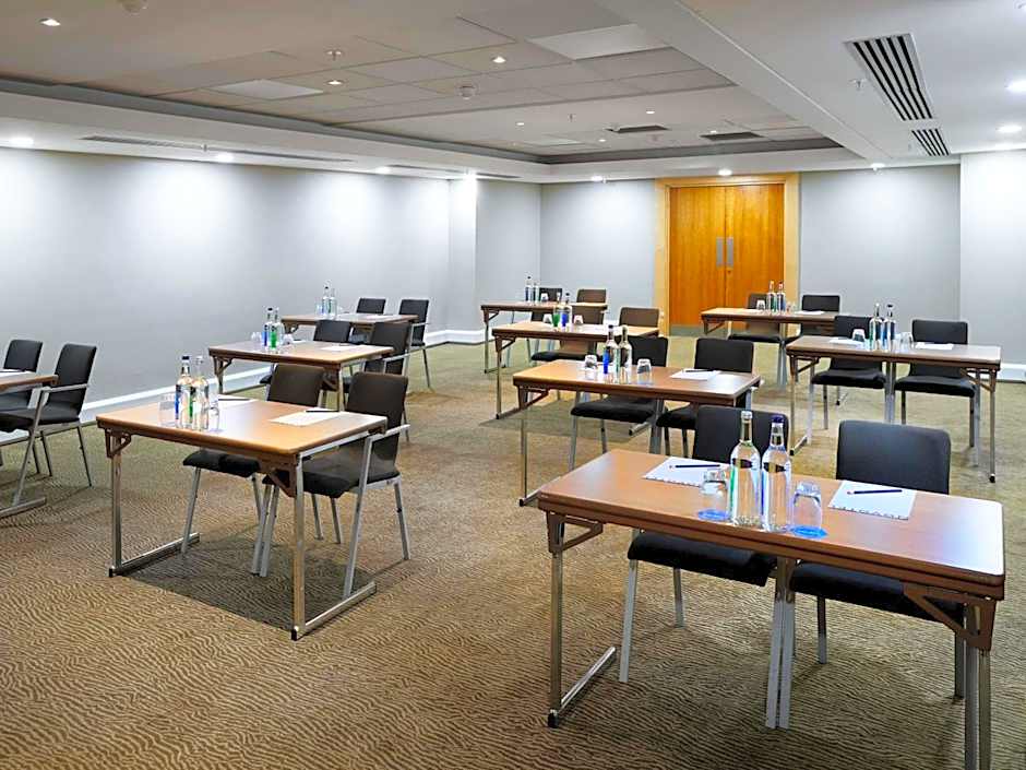 Novotel London West