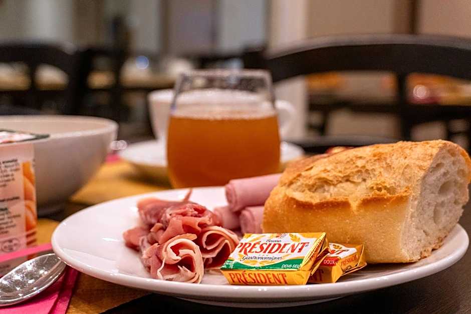 Hotel Ours Blanc - Place Victor Hugo