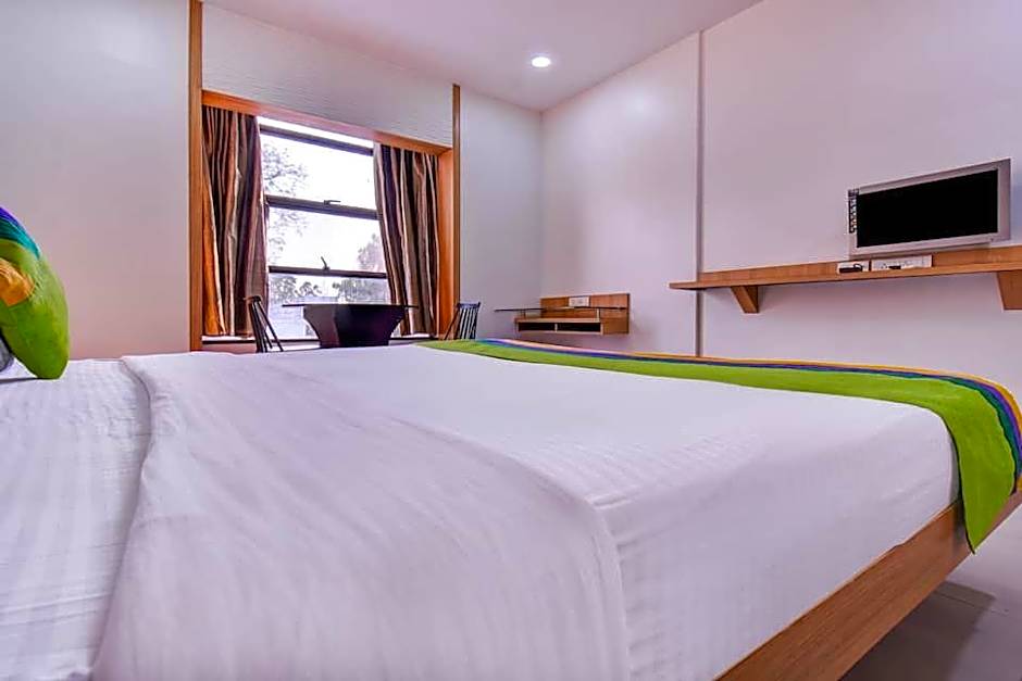 Treebo Admiral Suites New Usmanpura