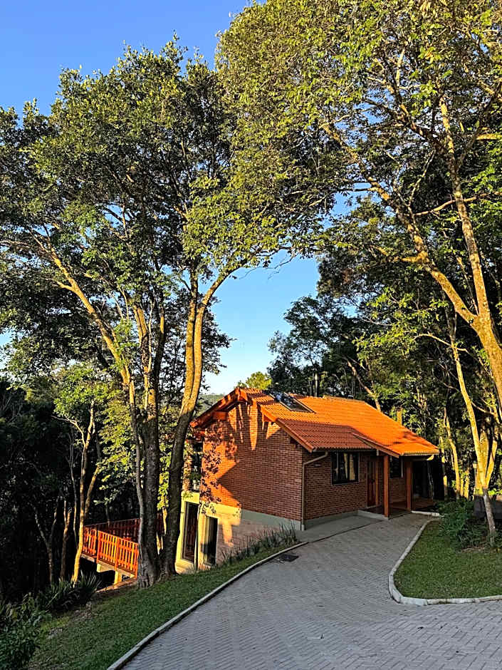 Vovô Emílio Chalés