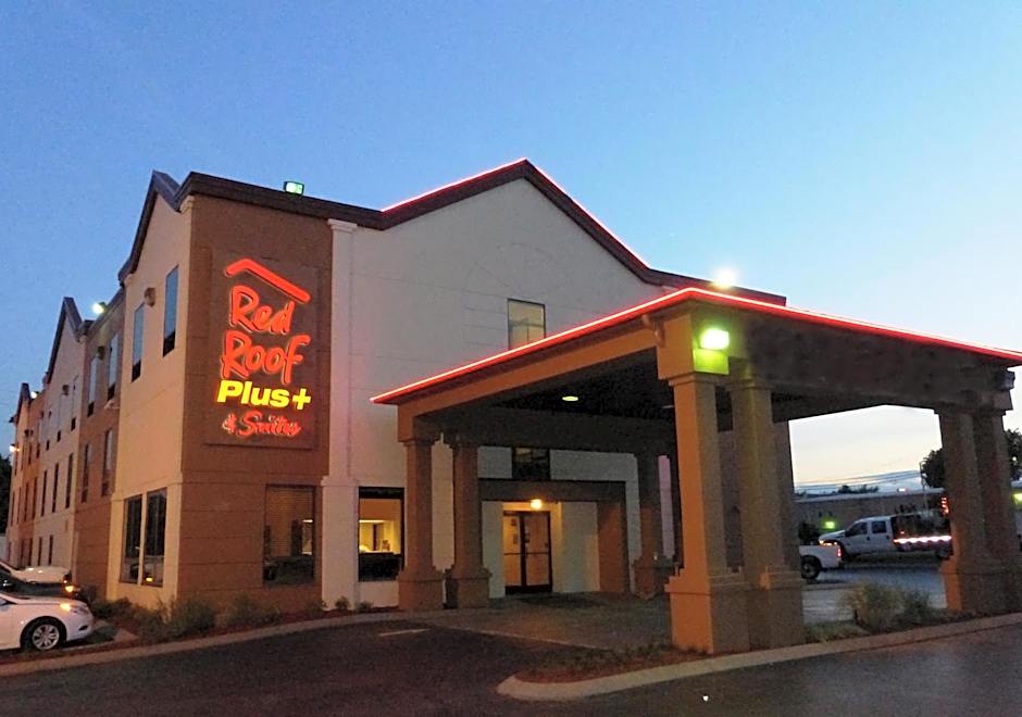 Red Roof PLUS+ & Suites Chattanooga - Downtown