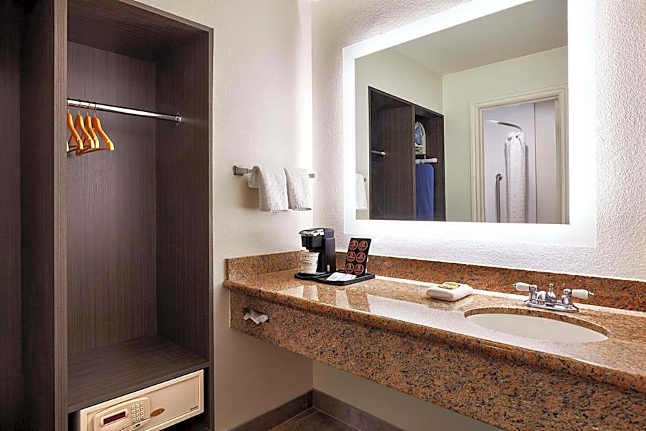Best Western Plus Meridian Inn & Suites, Anaheim-Orange