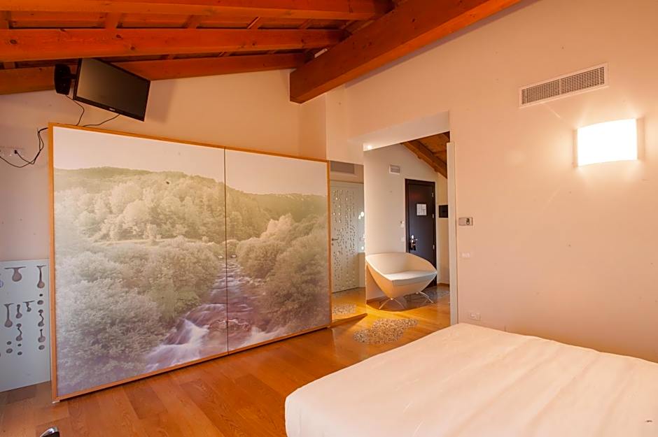 Elliot Osteria e dormire in collina