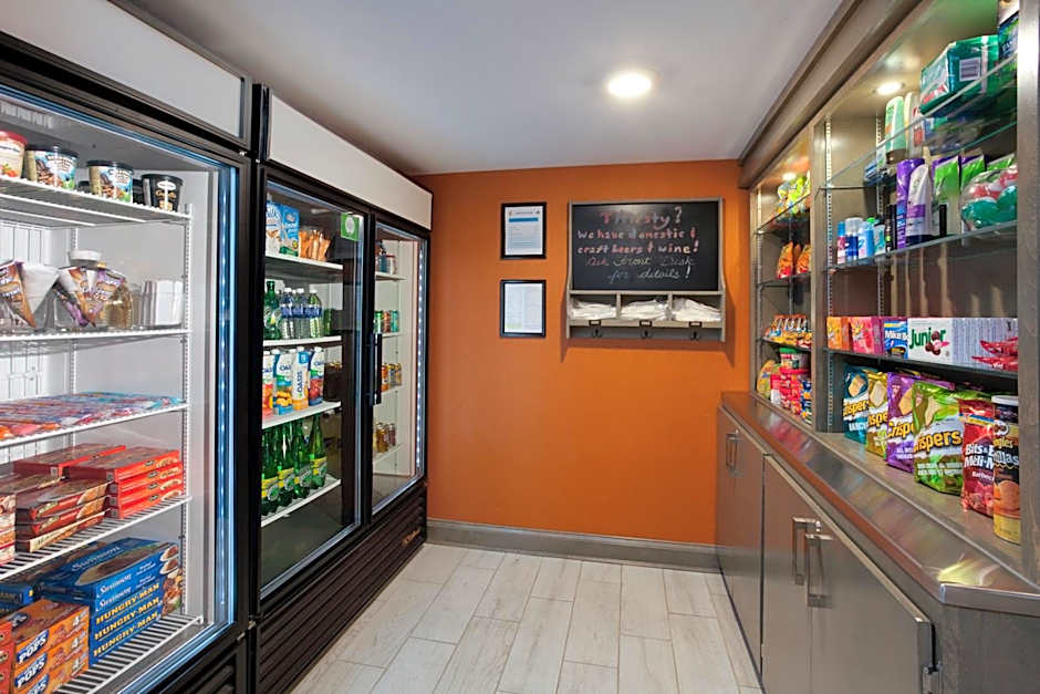 HOLIDAY INN EXPRESS & SUITES FREDERICTON By IHG