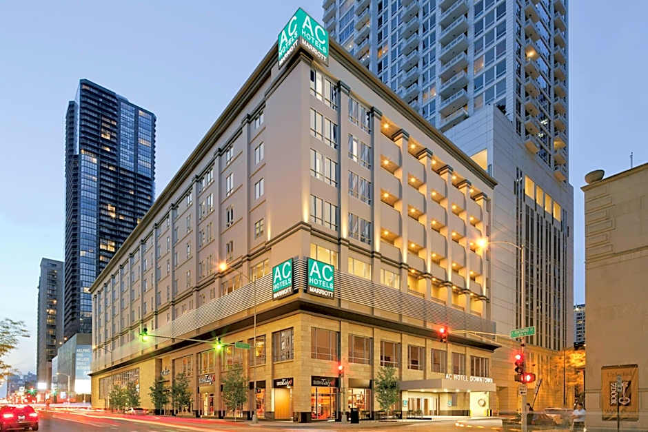AC Hotel by Marriott Chicago Downtown