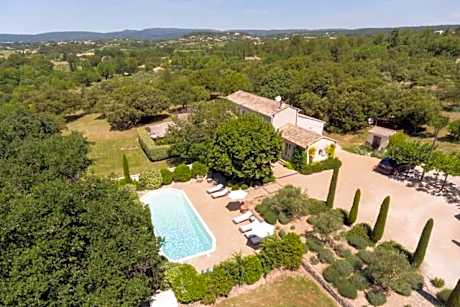 Superbe Villa provençale à deux pas de Gordes
