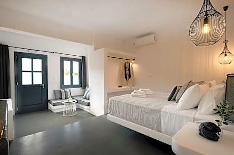 1 Bedroom 1 King Suite With Roll-In Shower