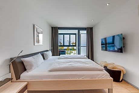 Suite with Lake View