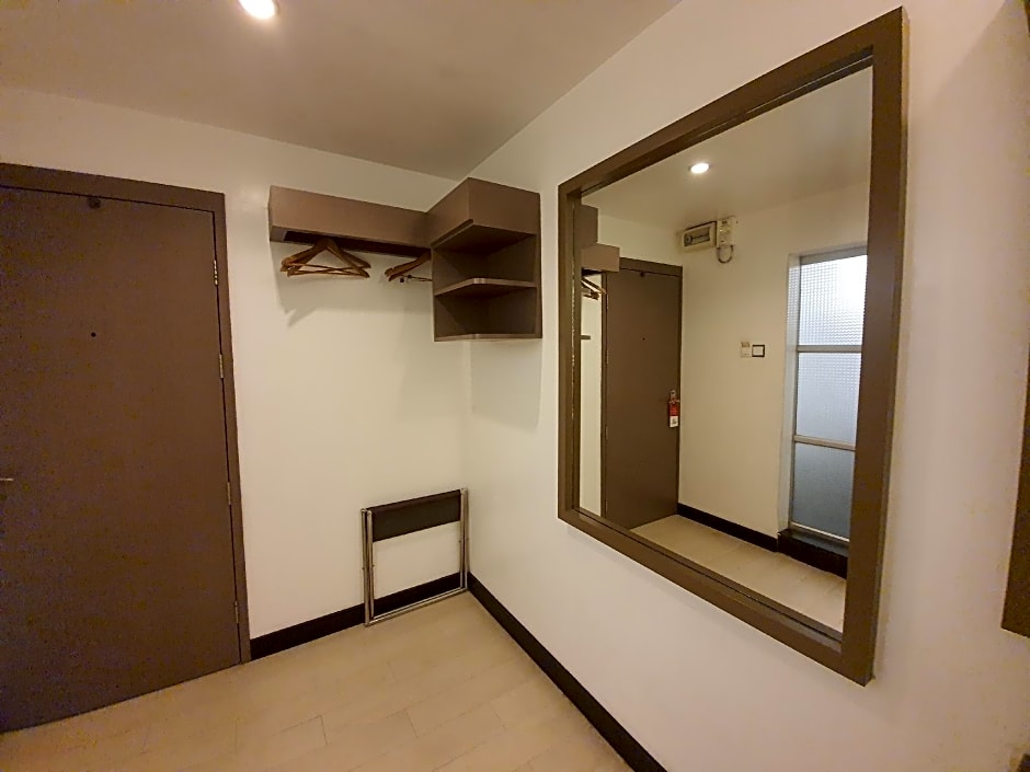 Clover City Center Plus Hotel