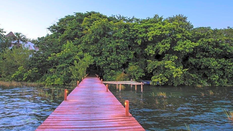 Casa Aakal Lagoon Front