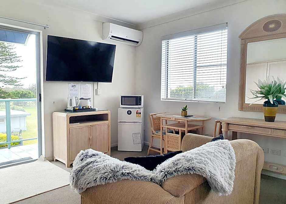 Oceanside Hawks Nest