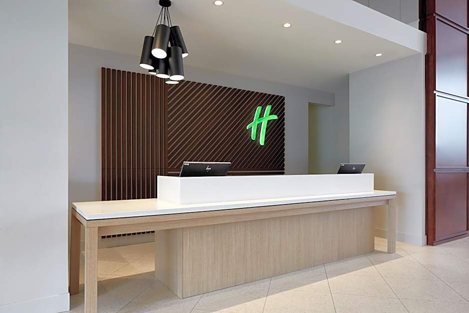 Holiday Inn & Suites Montreal Airport by IHG