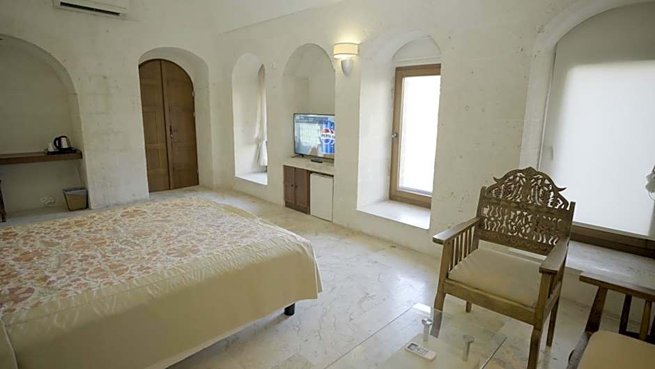 Kasr-i Nehroz Hotel