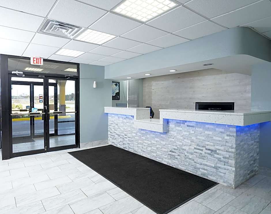 Red Carpet Inn & Suites