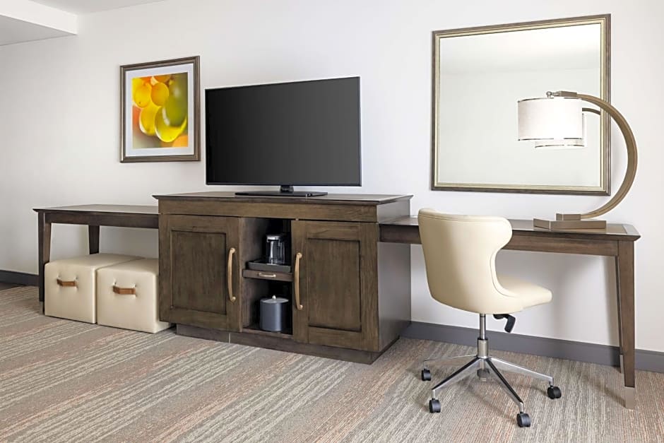 Hampton Inn By Hilton and Suites Napa