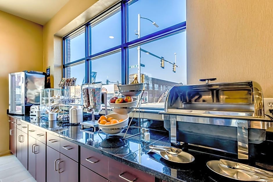 Cobblestone Inn & Suites - Waverly