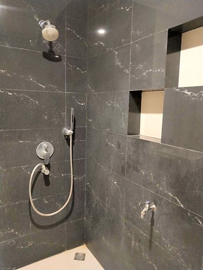 OYO 90487 Wisma Kuta Karang Baru