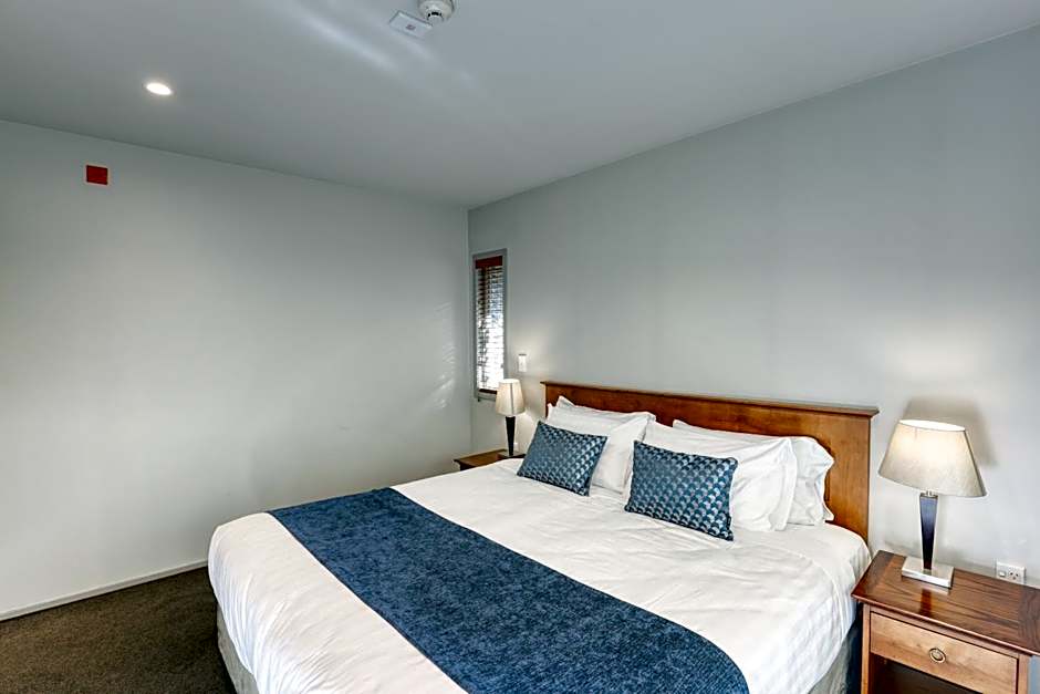 Garden Court Suites & Apartments