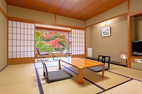 Japanese-Style Quadruple Room with Garden View