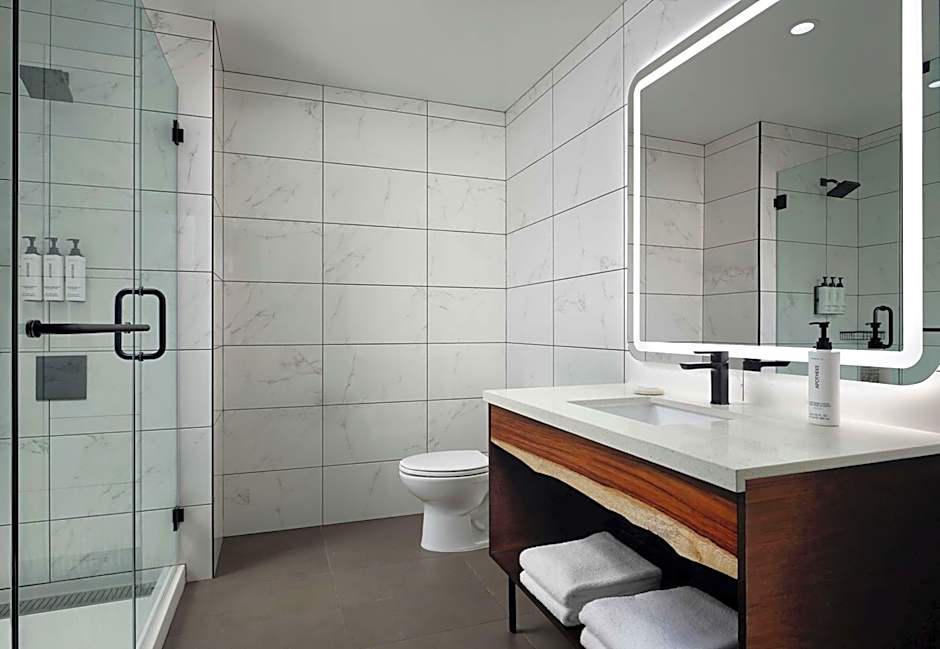 Sanctity Hotel Rancho Cucamonga, Tapestry Collection Hilton