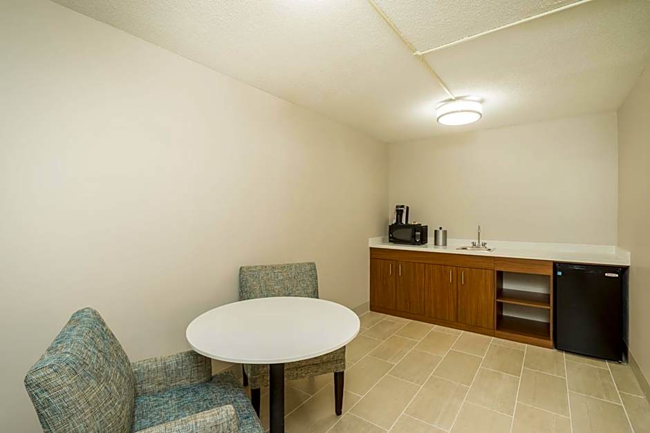 Holiday Inn Express Hotel & Suites Louisville East By IHG