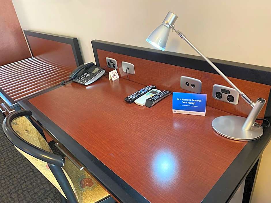 Best Western Plus All Settlers Motor Inn