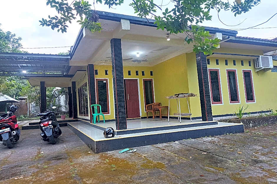 Hotel O Penginapan Annisya Near SMA Negeri 2 Mataram