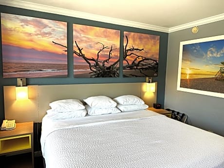 ROOM, KING BED, ACCESSIBLE