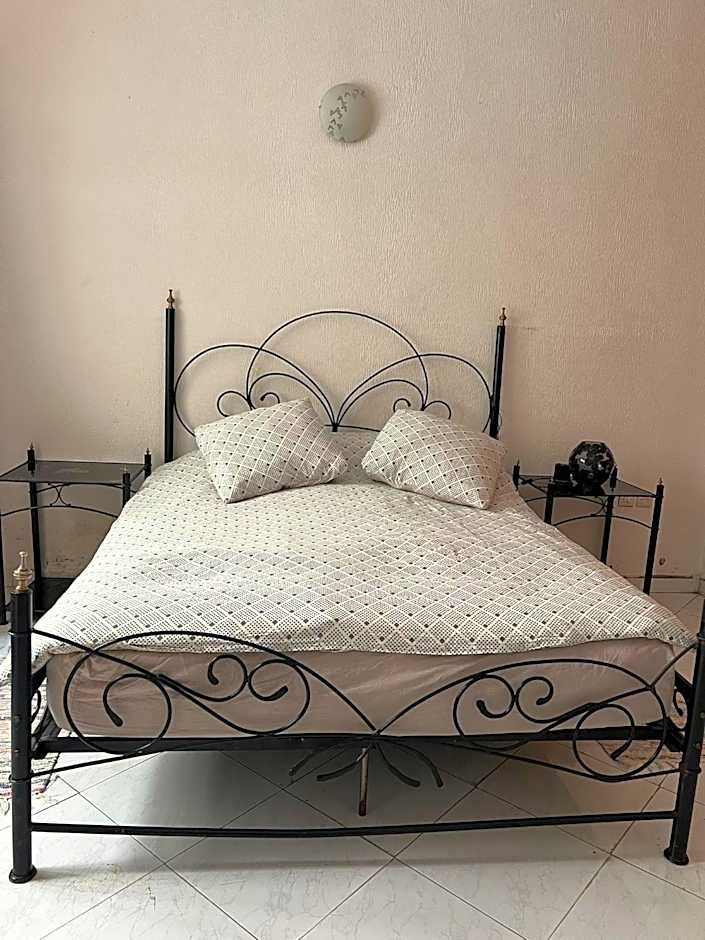 Large 3 Bedrooms Medina center Parking Secure