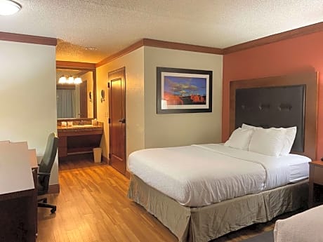 Queen Room with Two Queen Beds and Balcony - Non-Smoking